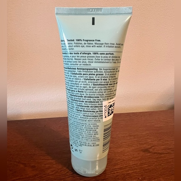 Clinique Exfoliating Scrub - Picture 2 of 2